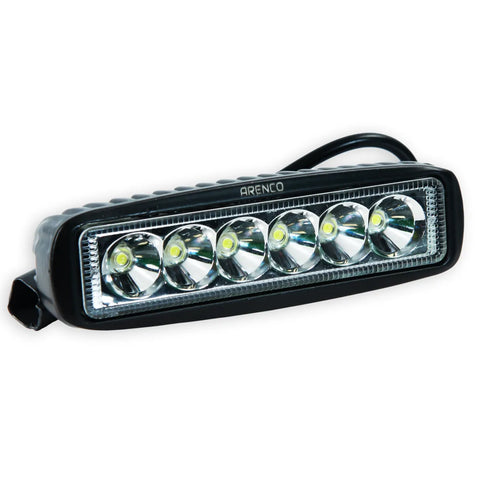 Lampe de travail DEL Nitor 6 pouces de 1260 lumens avec 6 diodes, boîtier en aluminium noir robuste et lentille claire, vue de face sur fond blanc.