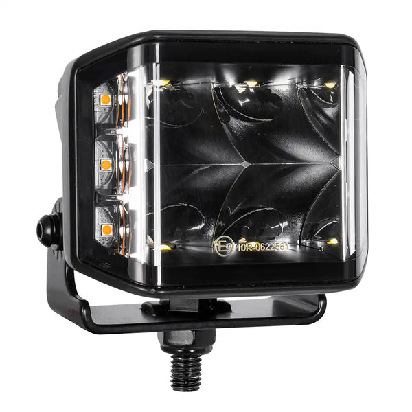 Projecteur LED + projecteurs latéraux ambrés (3 940 lumens)