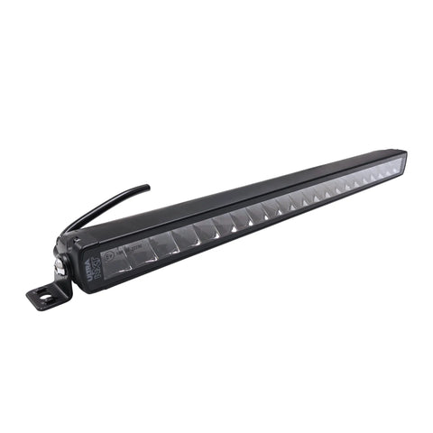 Barre DEL de 20 pouces à rangée simple avec 21 diodes de 5W, boîtier en aluminium noir et supports de montage latéraux, vue de trois-quarts montrant la lentille claire.