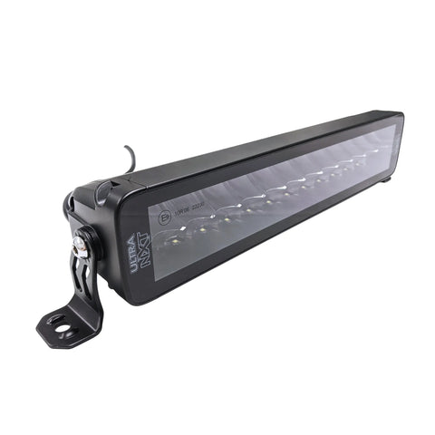 Barre DEL double rangée de 13 pouces avec 24 diodes de 5W, boîtier en aluminium noir et supports latéraux réglables, vue de trois-quarts.